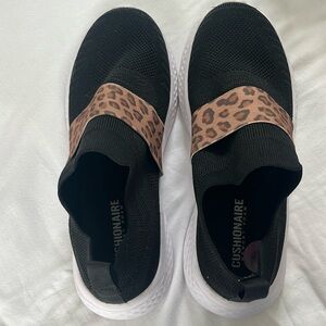 Cushionaire Memory Foam Black & Leopard Print Sneakers - 8.5 Like New